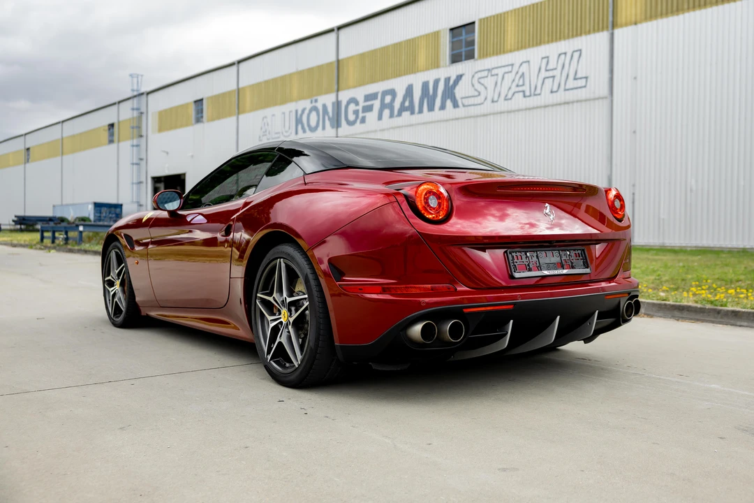 2016 Ferrari California T - Image 7 of 31