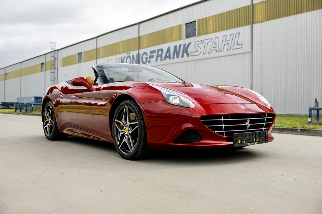 2016 Ferrari California T - Image 3 of 31