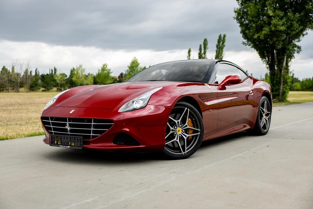 2016 Ferrari California T - Image 9 of 31
