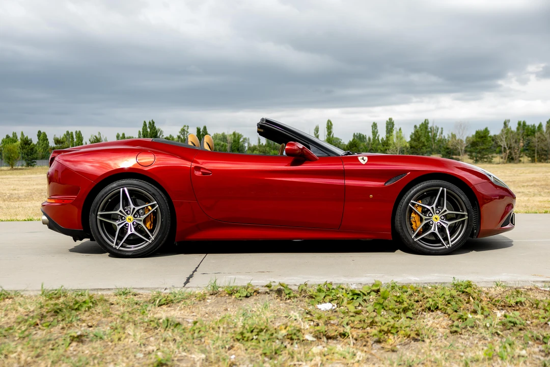 2016 Ferrari California T - Image 4 of 31
