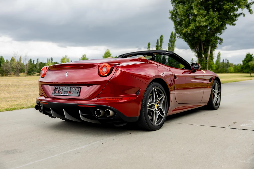 2016 Ferrari California T - Image 5 of 31