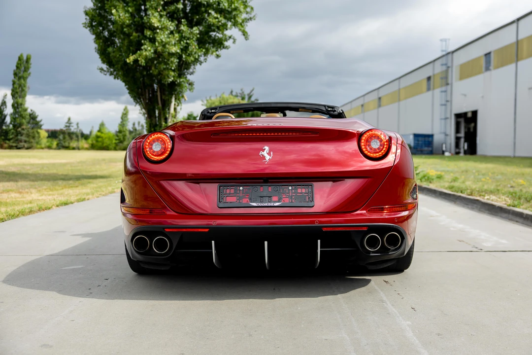 2016 Ferrari California T - Image 6 of 31