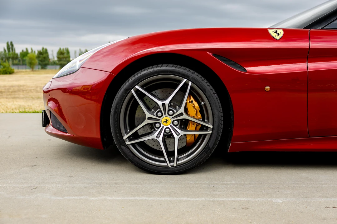 2016 Ferrari California T - Image 31 of 31