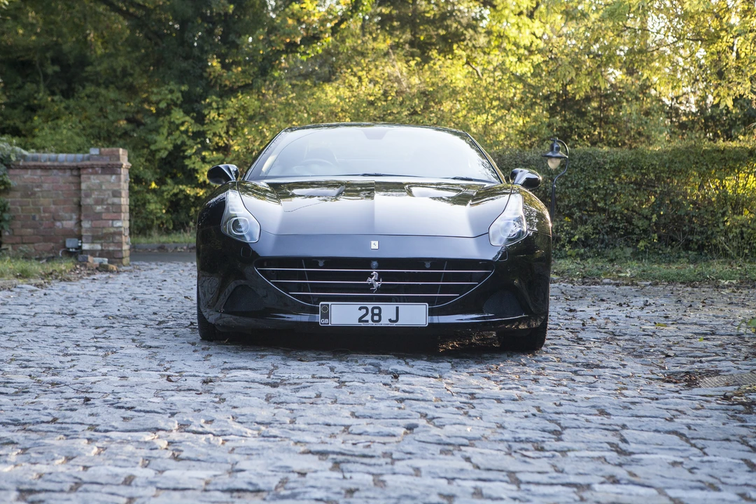 2015 Ferrari California T - Image 3 of 31