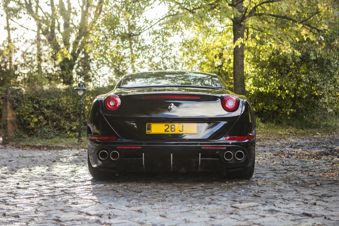 2015 Ferrari California T - Image 7 of 31