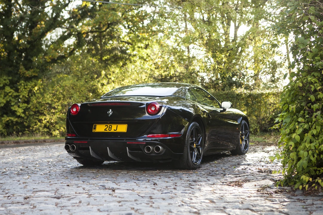 2015 Ferrari California T - Image 13 of 31