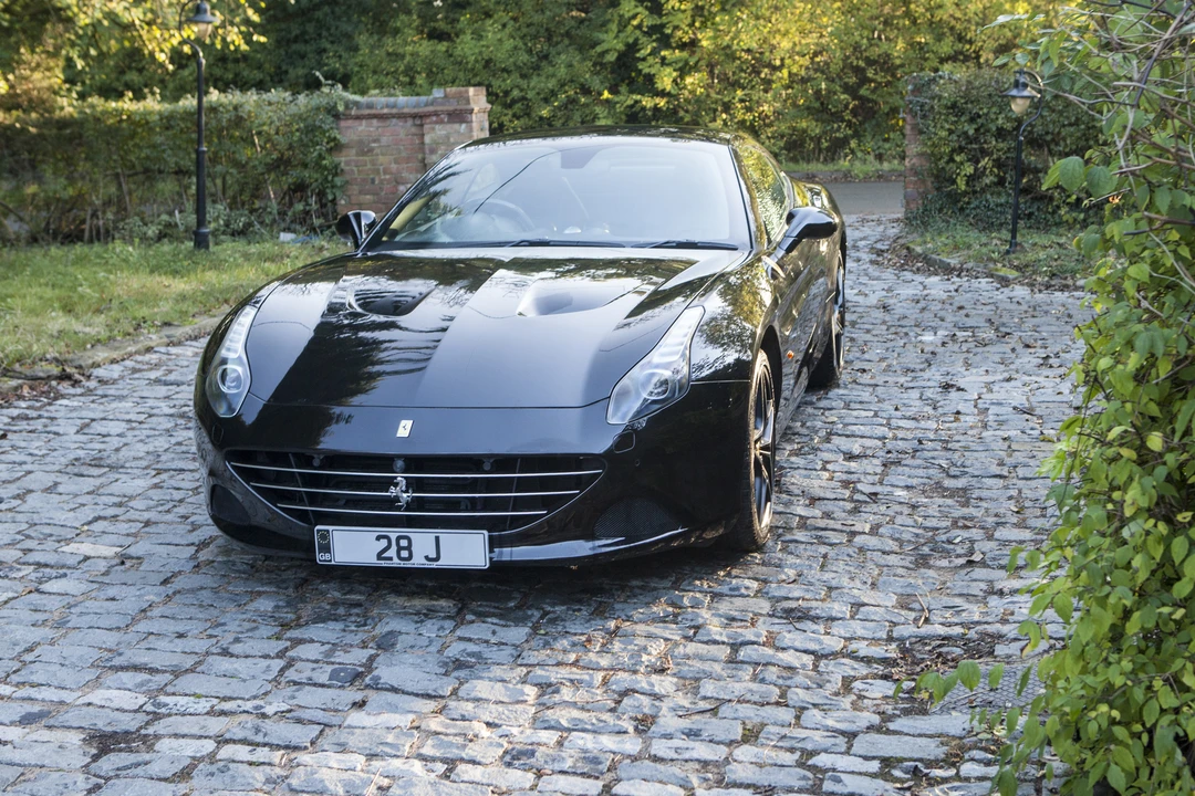 2015 Ferrari California T - Image 10 of 31