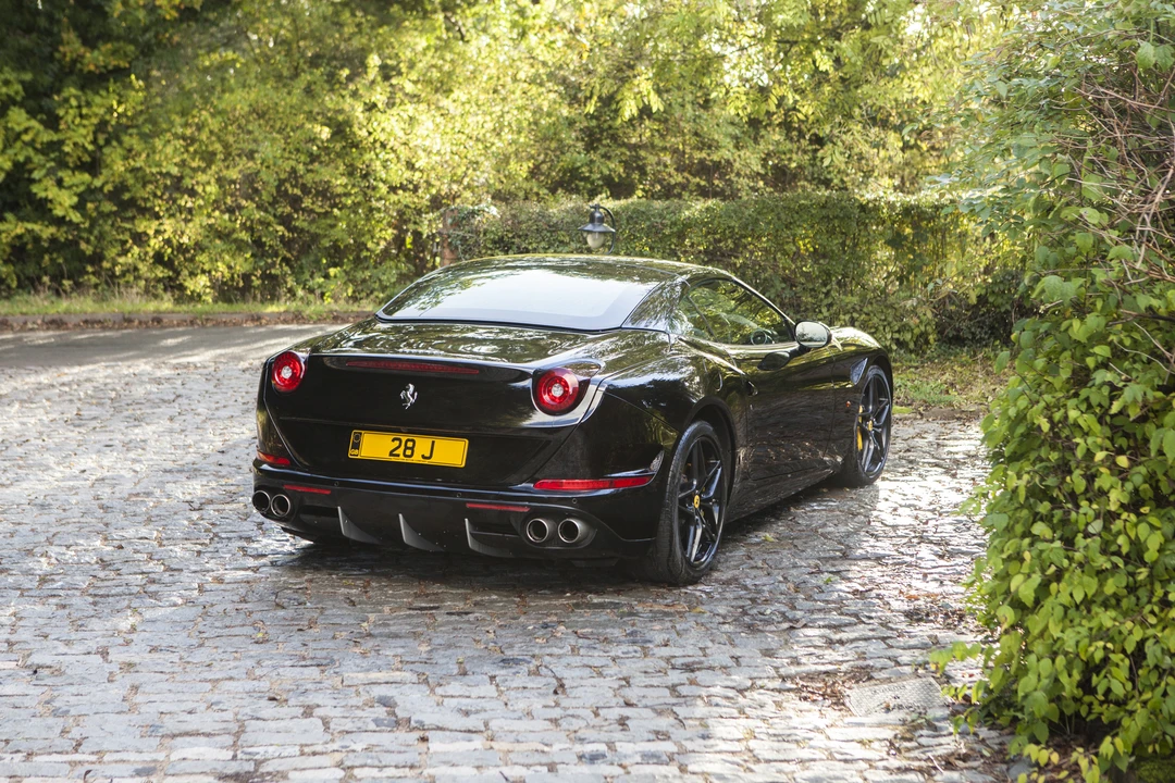 2015 Ferrari California T - Image 6 of 31