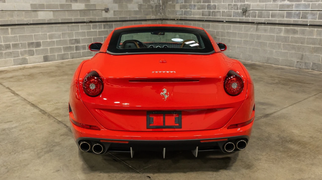 2015 Ferrari California T - Image 12 of 31