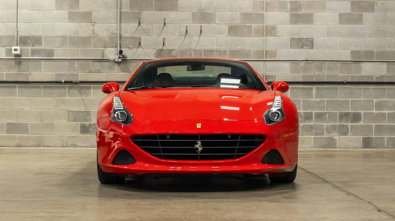 2015 Ferrari California T - Image 3 of 31