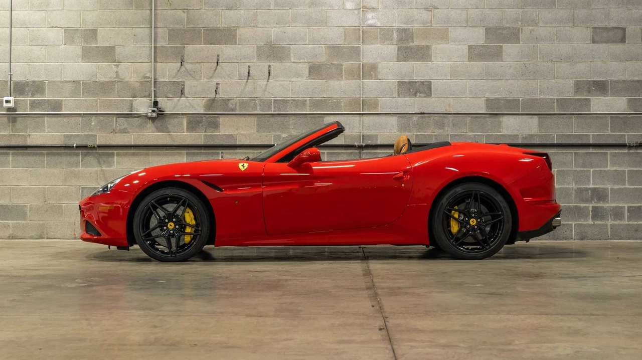 2015 Ferrari California T - Image 6 of 31