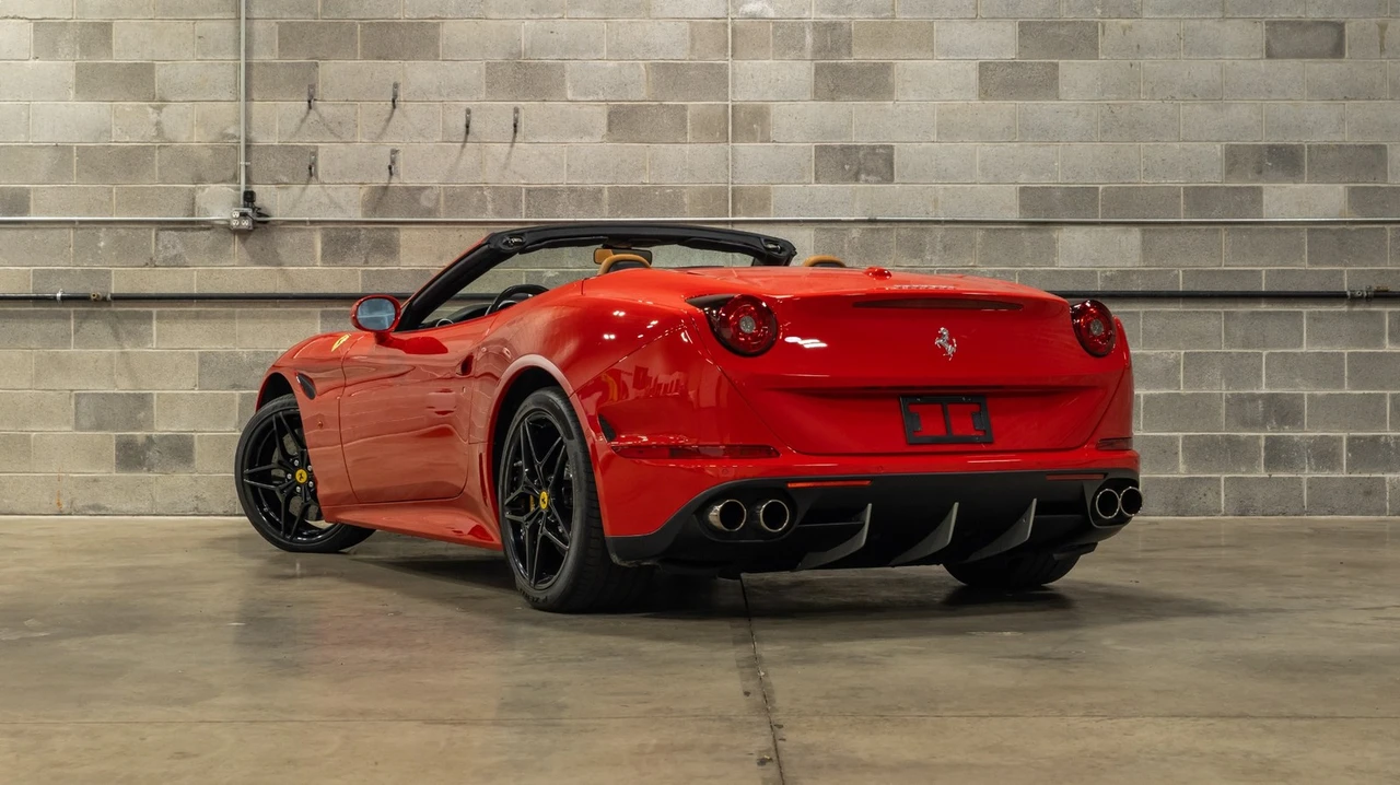 2015 Ferrari California T - Image 7 of 31