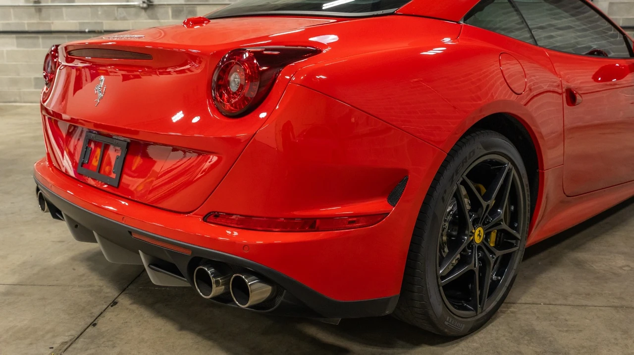 2015 Ferrari California T - Image 29 of 31