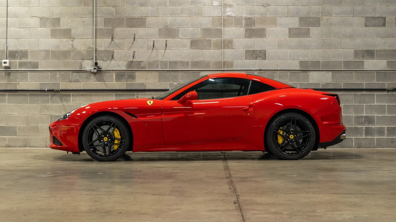 2015 Ferrari California T - Image 5 of 31