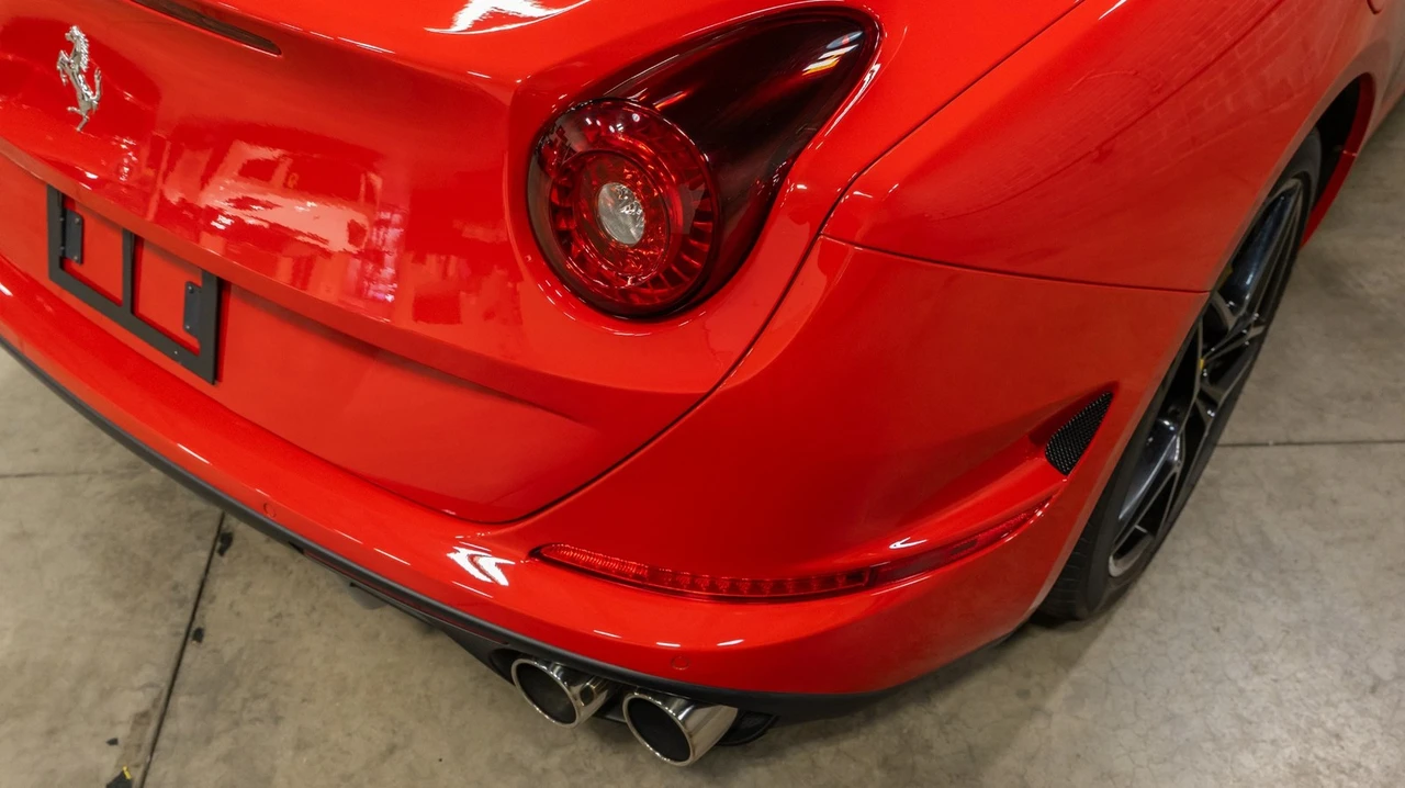 2015 Ferrari California T - Image 28 of 31