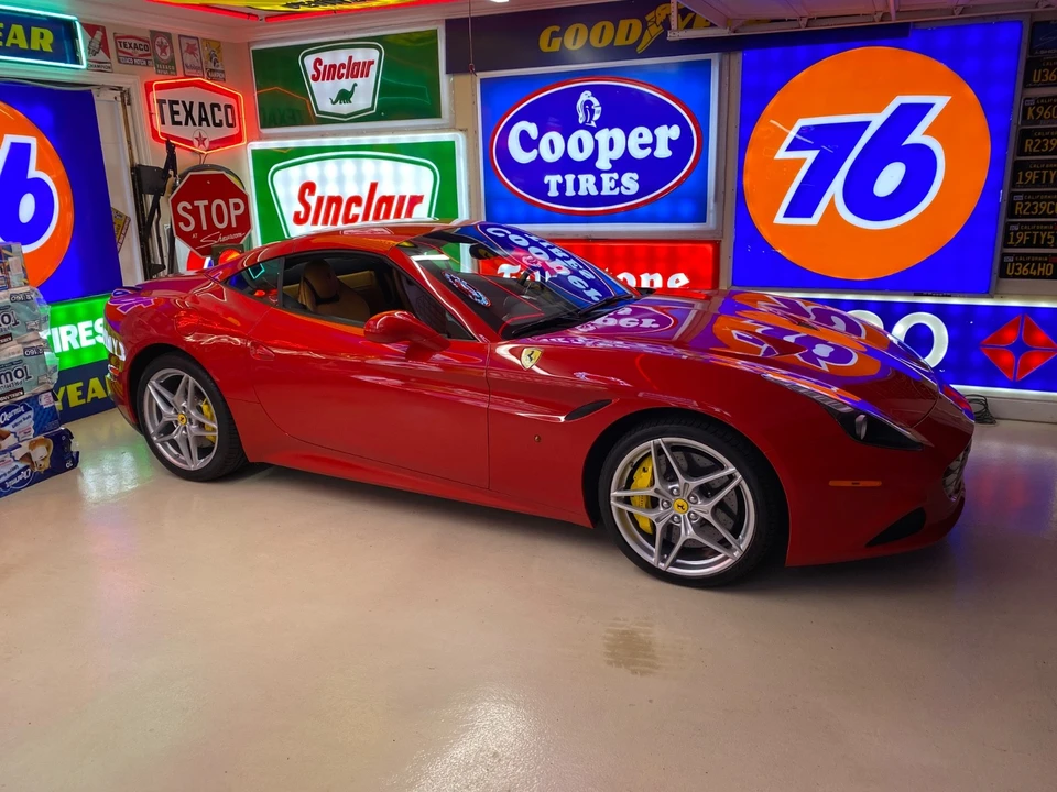 2015 Ferrari California T - Image 3 of 31