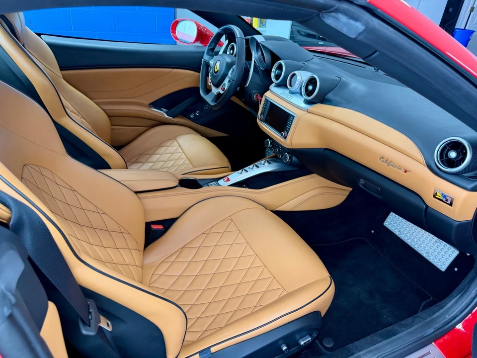 2015 Ferrari California T - Image 24 of 31
