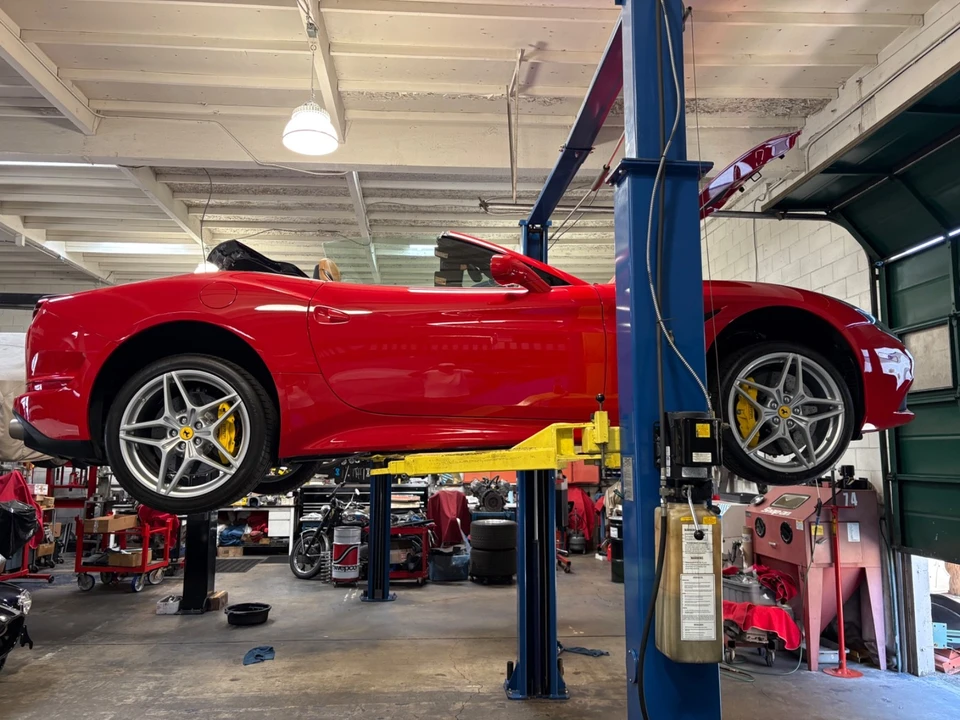 2015 Ferrari California T - Image 29 of 31