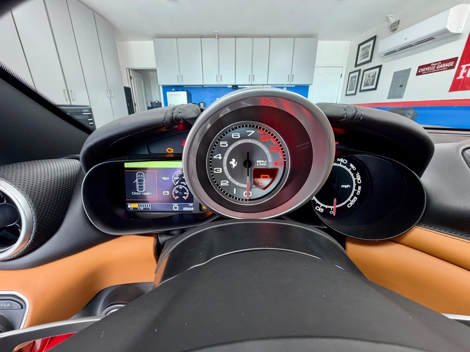 2015 Ferrari California T - Image 30 of 31