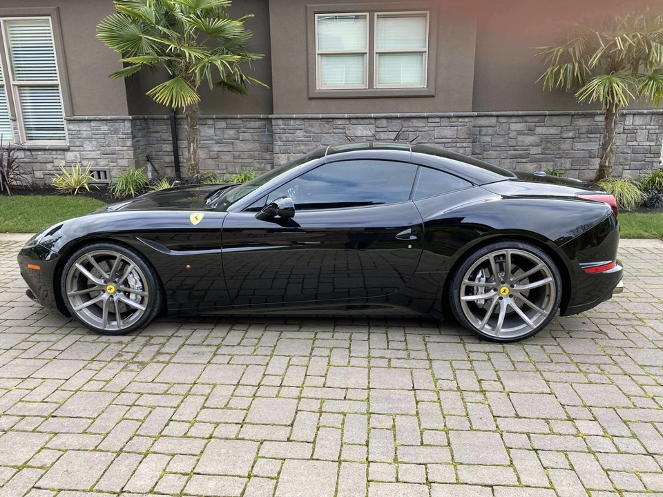 2015 Ferrari California T - Image 3 of 14