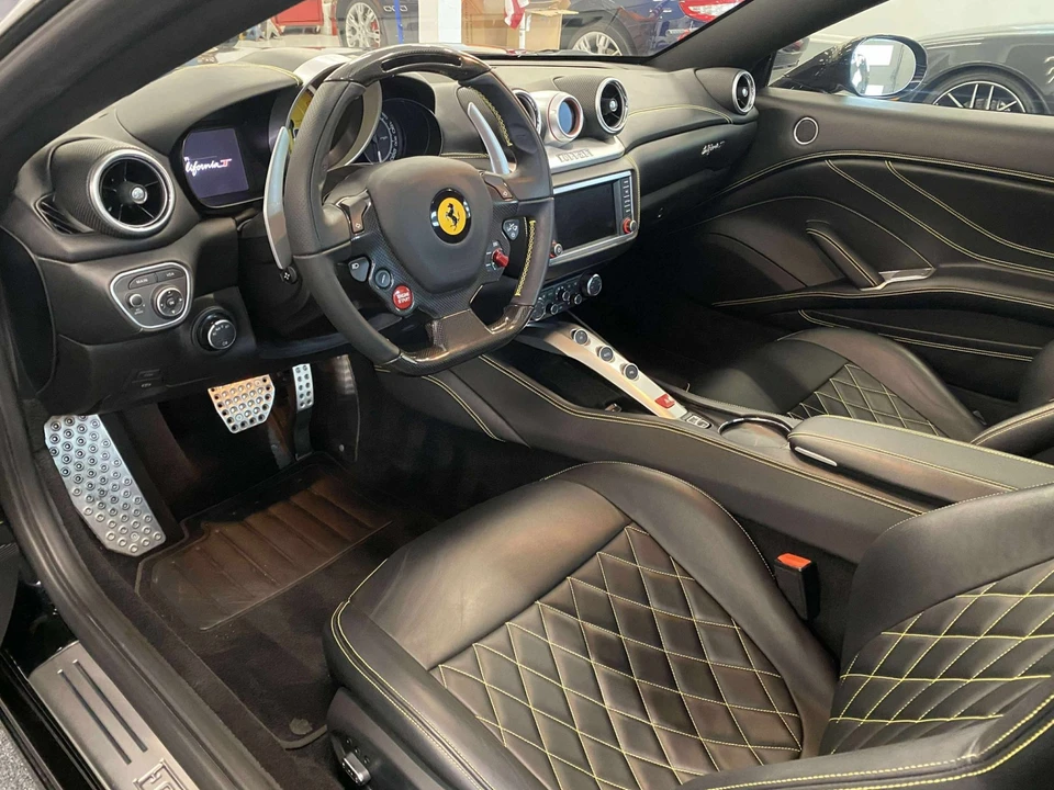 2015 Ferrari California T - Image 6 of 14
