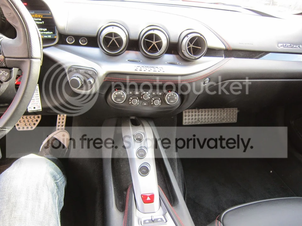 2015 Ferrari F12berlinetta - Image 15 of 23