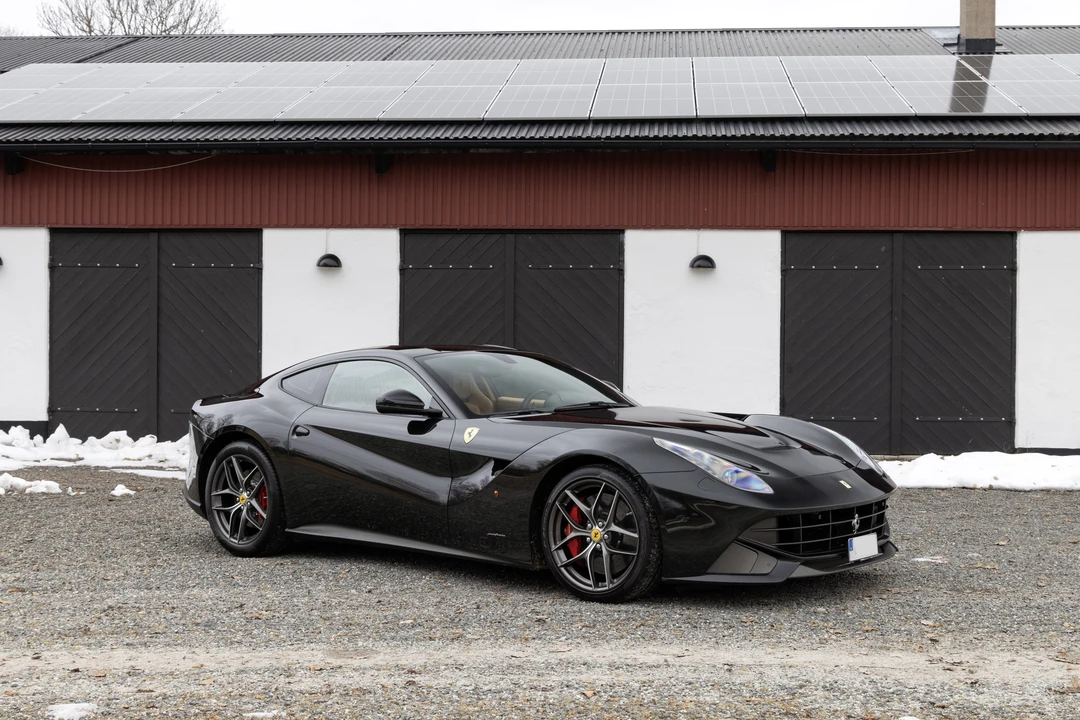 2015 Ferrari F12berlinetta - Image 2 of 31