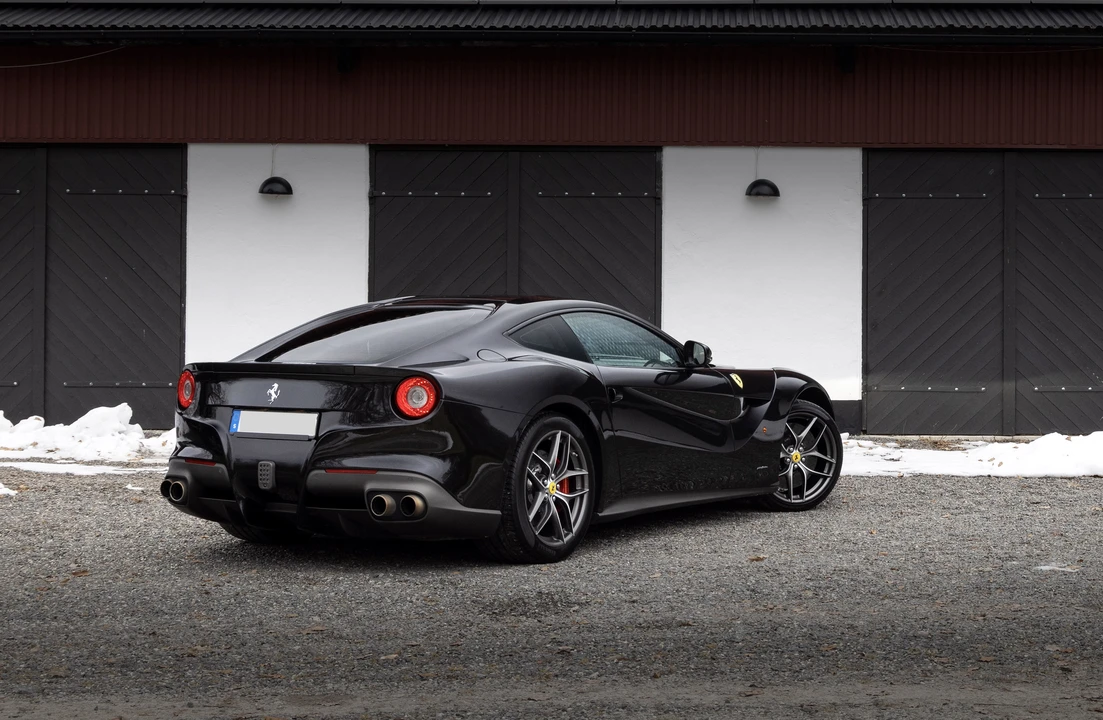 2015 Ferrari F12berlinetta - Image 12 of 31