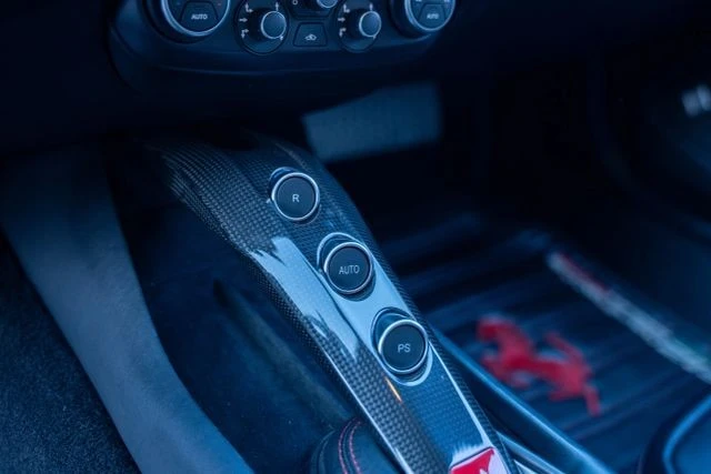 2015 Ferrari F12berlinetta - Image 18 of 21