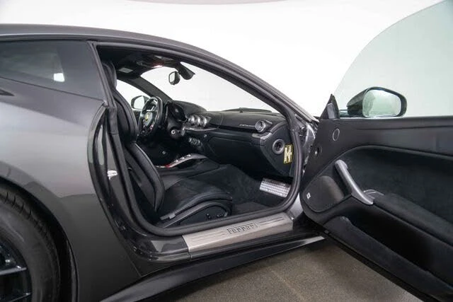 2015 Ferrari F12berlinetta - Image 26 of 31