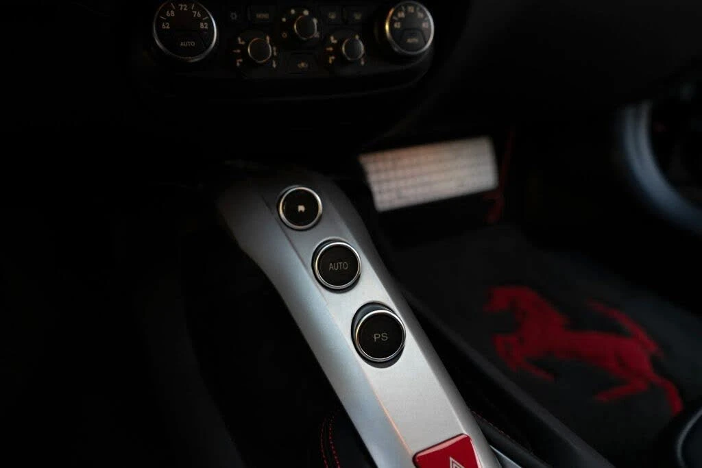 2015 Ferrari F12berlinetta - Image 27 of 31