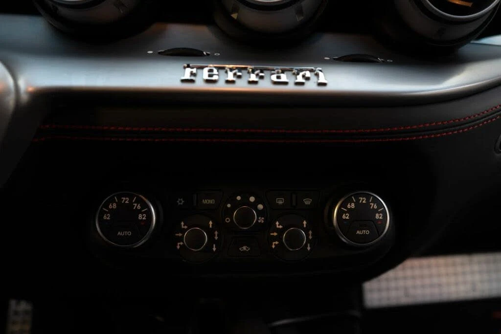 2015 Ferrari F12berlinetta - Image 26 of 31