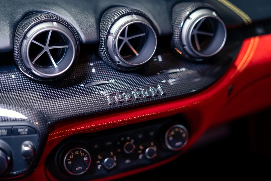 2015 Ferrari F12berlinetta - Image 17 of 31