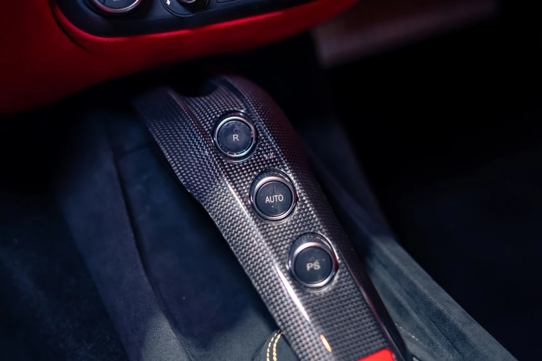 2015 Ferrari F12berlinetta - Image 13 of 31