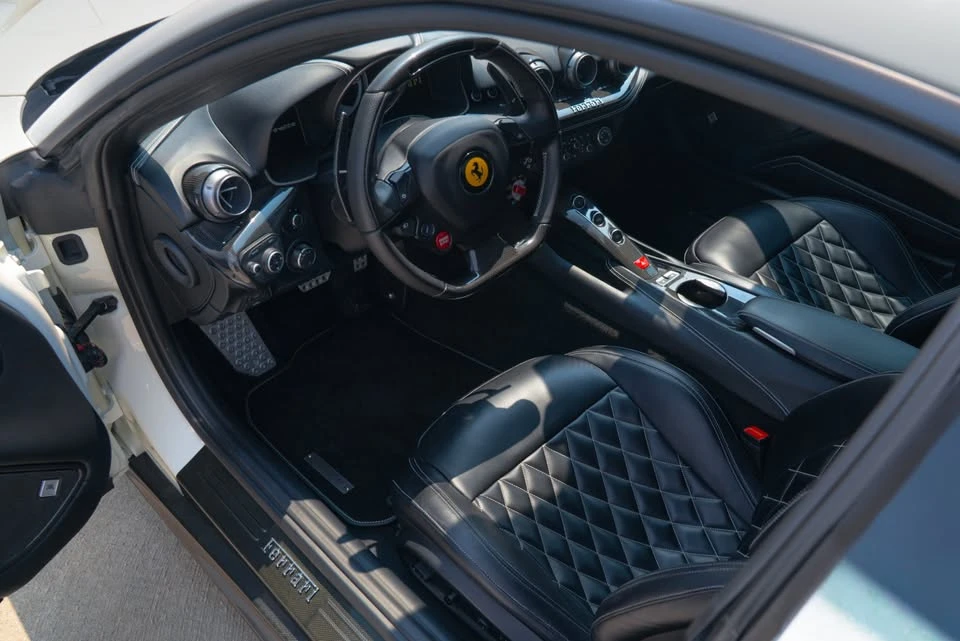 2015 Ferrari F12berlinetta - Image 15 of 20