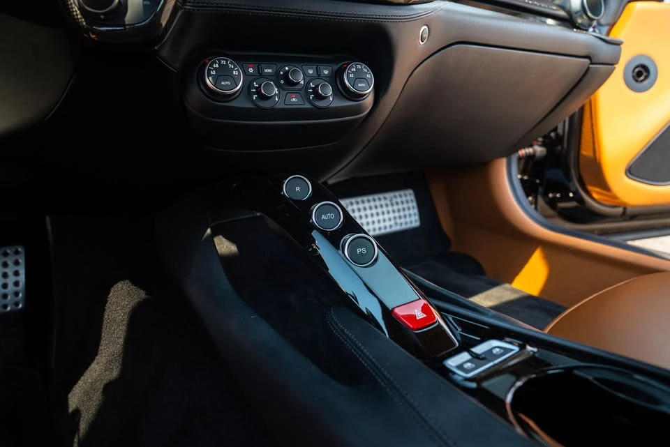 2015 Ferrari F12berlinetta - Image 18 of 20