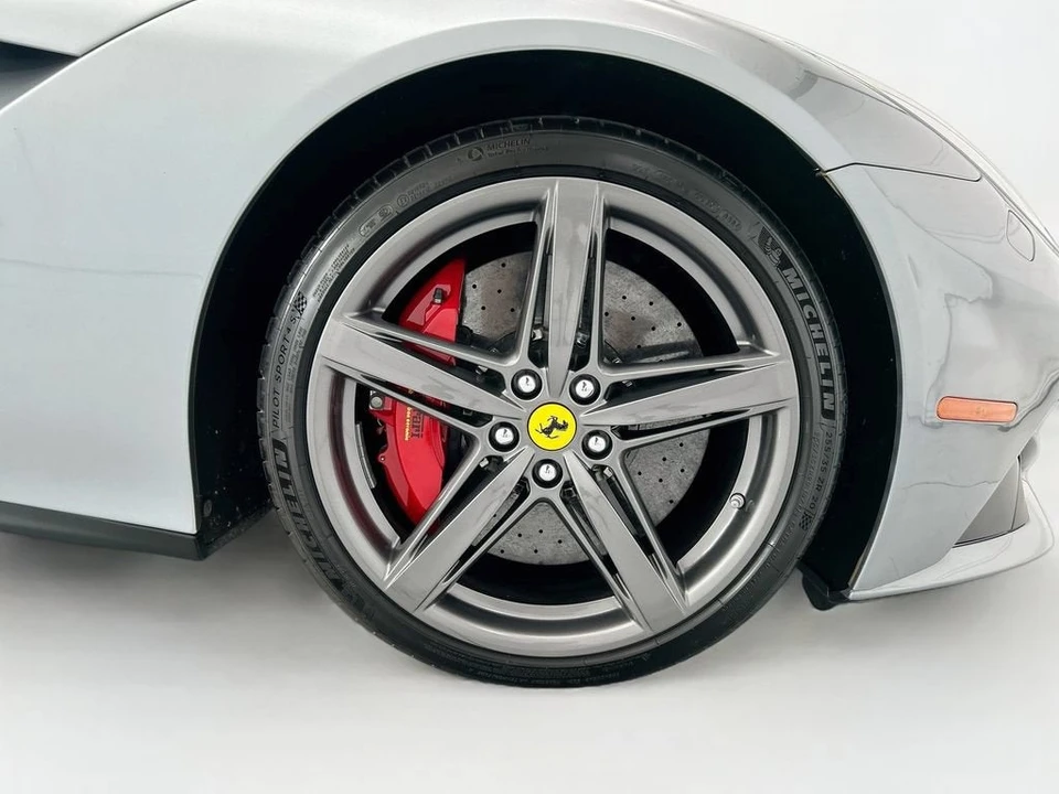 2015 Ferrari F12berlinetta - Image 27 of 31