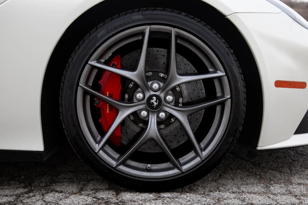2015 Ferrari F12berlinetta - Image 29 of 31