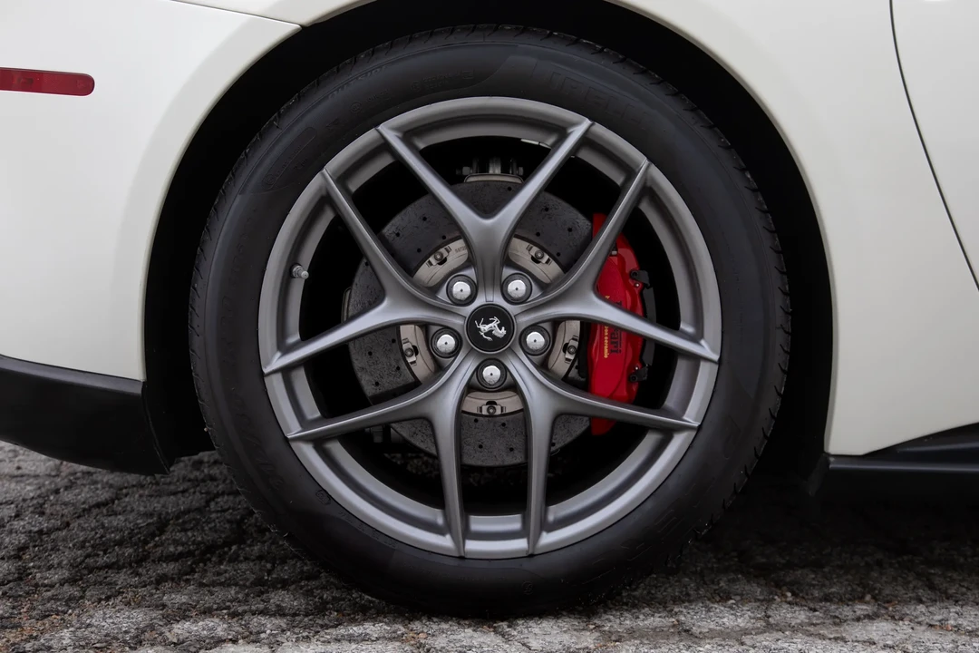 2015 Ferrari F12berlinetta - Image 28 of 31