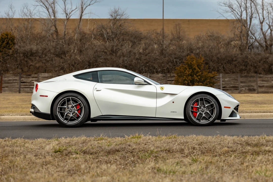 2015 Ferrari F12berlinetta - Image 4 of 31