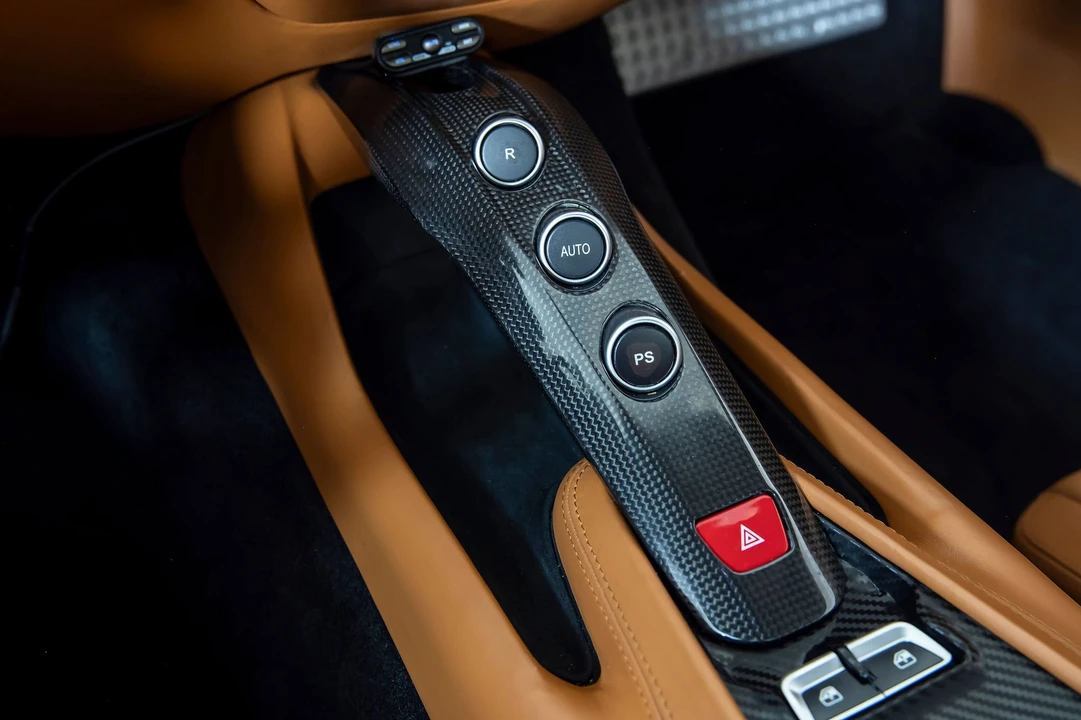 2015 Ferrari F12berlinetta - Image 15 of 31