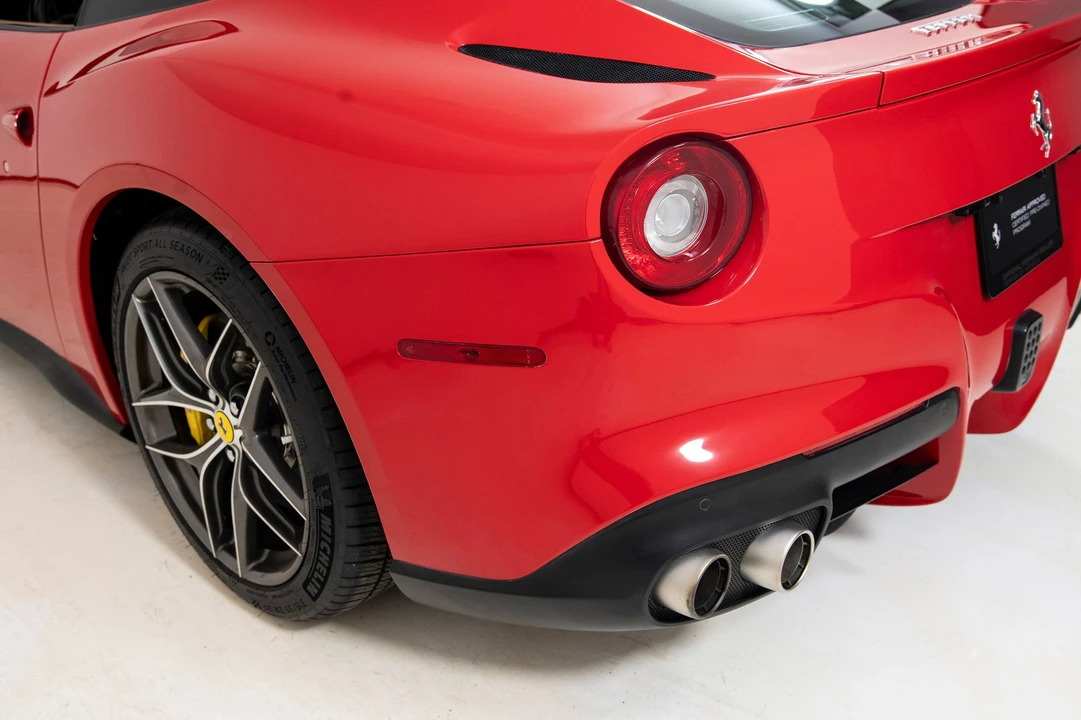 2015 Ferrari F12berlinetta - Image 25 of 31