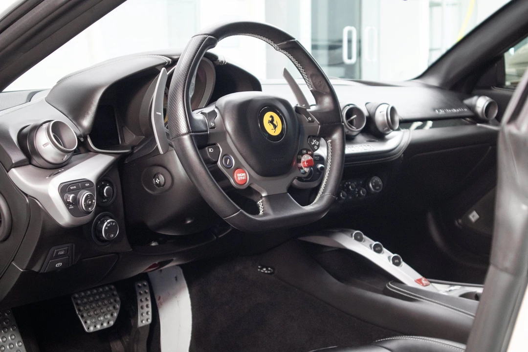 2015 Ferrari F12berlinetta - Image 12 of 18