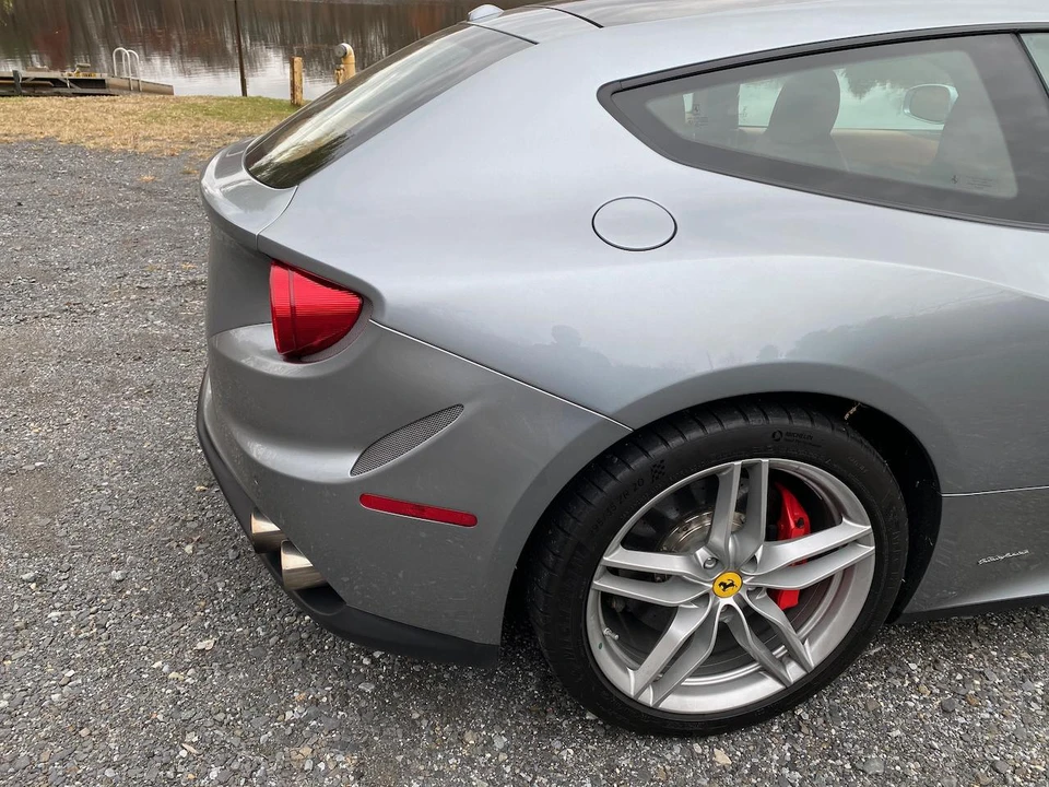 2015 Ferrari FF - Image 27 of 31