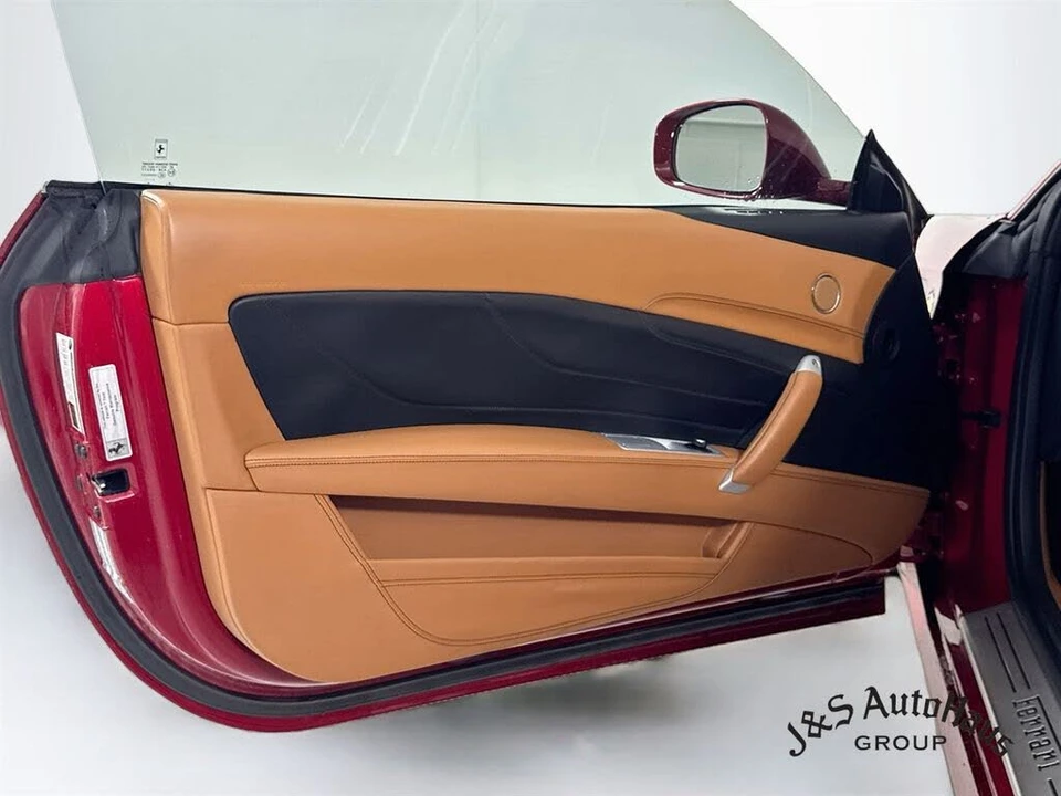 2015 Ferrari FF - Image 22 of 31