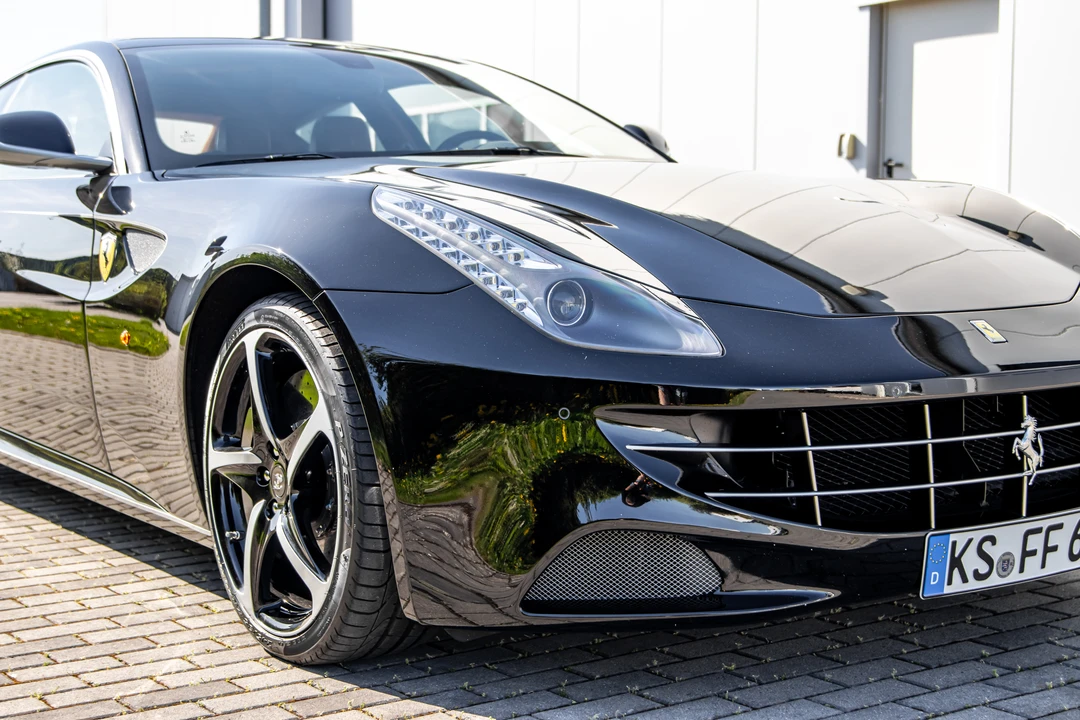 2015 Ferrari FF - Image 20 of 31