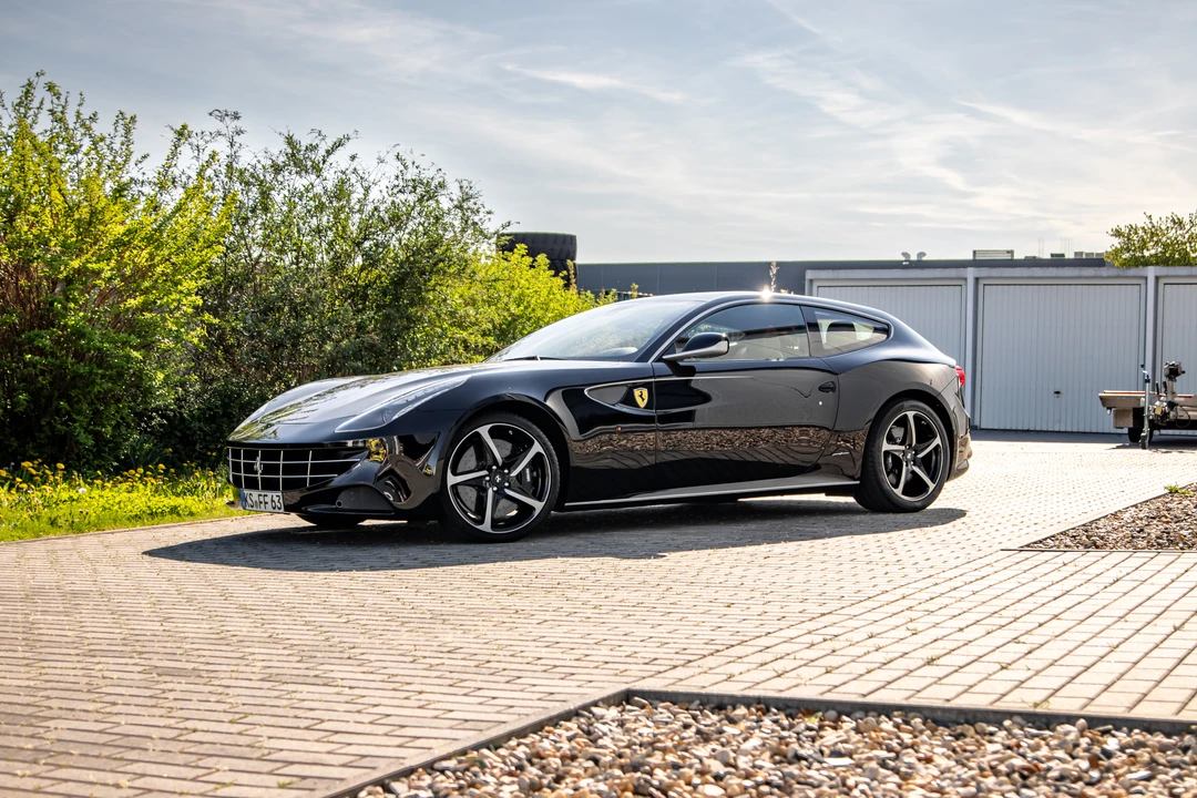 2015 Ferrari FF - Image 10 of 31