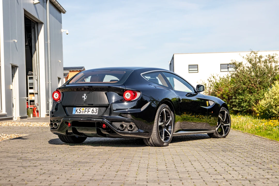 2015 Ferrari FF - Image 11 of 31