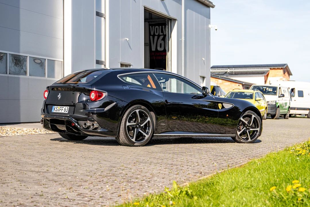 2015 Ferrari FF - Image 4 of 31