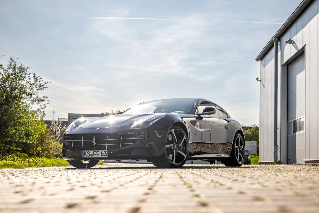 2015 Ferrari FF - Image 12 of 31